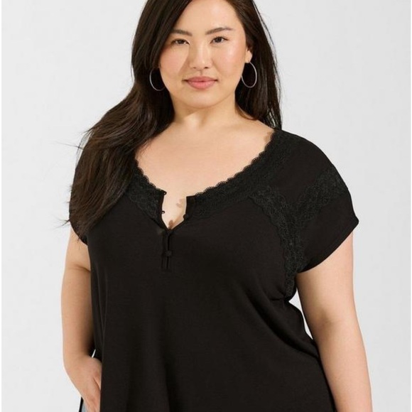 Torrid Soft Short Sleeve Shirt NWT Size 3 - Black - Picture 7 of 7